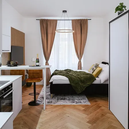 Luxury Musicians Apartment In Central Prague By Metro Vysehrad Exterior photo
